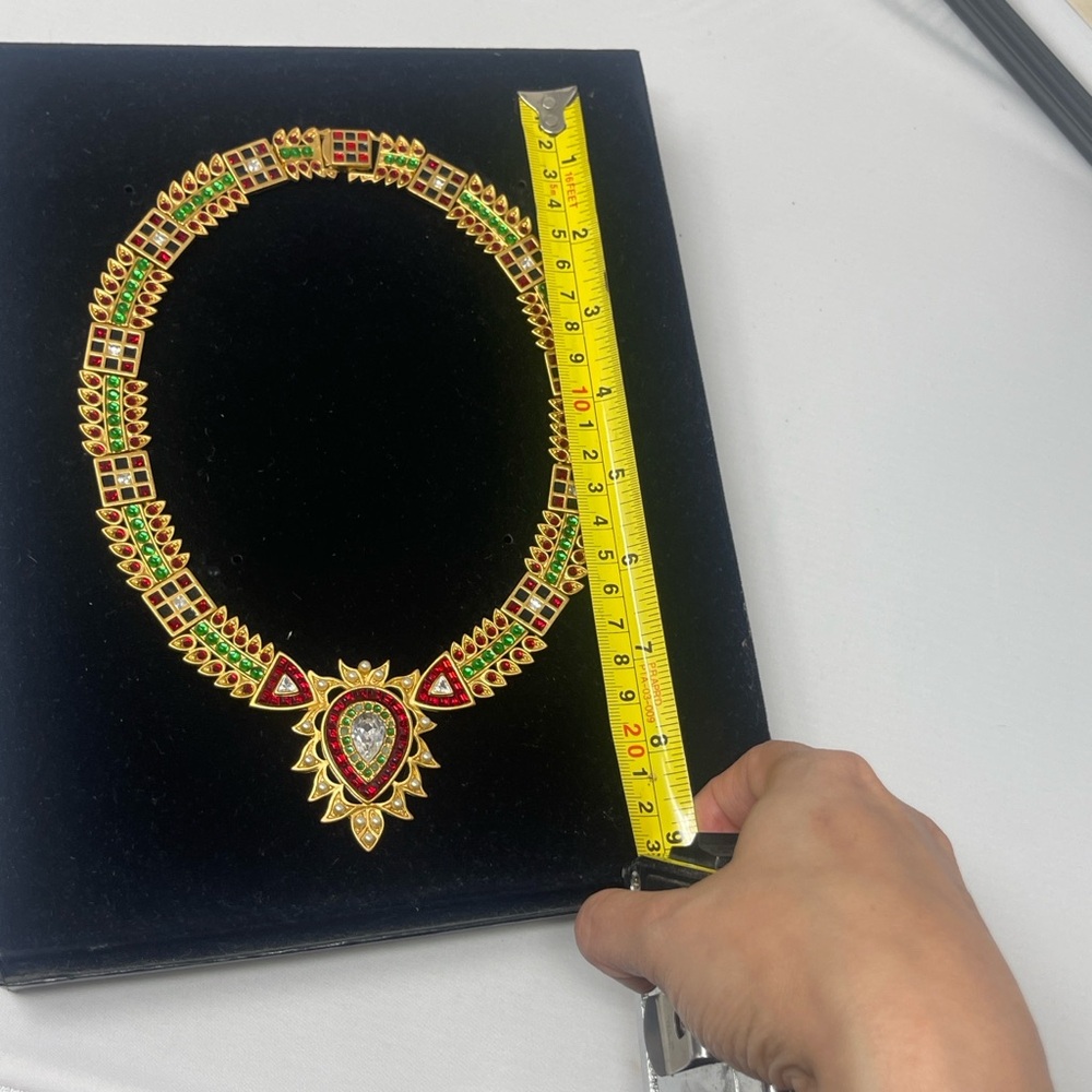Franklin Mint Gold and Green Necklace with Red Accents - Picture 11 of 12